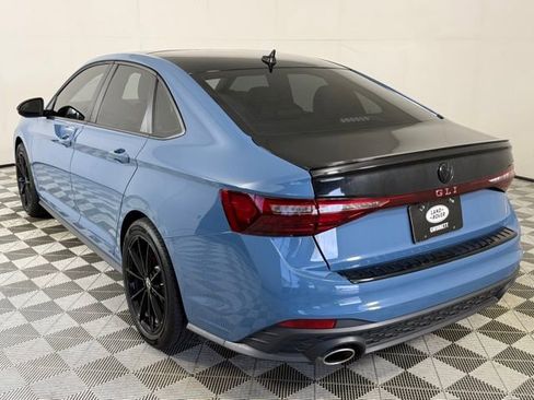 Used 2025 Volkswagen Jetta GLI Autobahn image 4