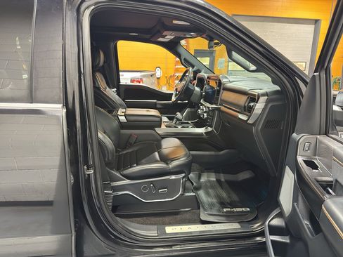 Used 2022 Ford F150 Platinum w/ FX4 Off-Road Package image 19