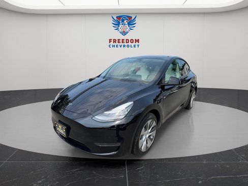 Used 2020 Tesla Model Y Long Range AWD/4WD image 1