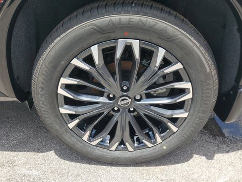 New 2025 Nissan Rogue Platinum image 7