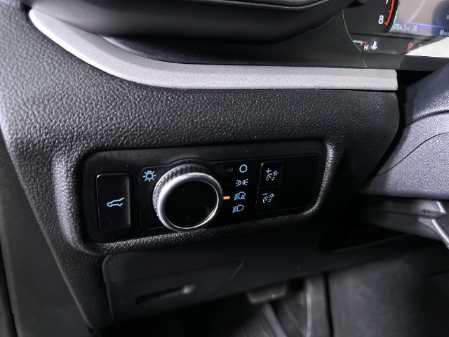 Used 2023 Ford Explorer XLT AWD/4WD image 18