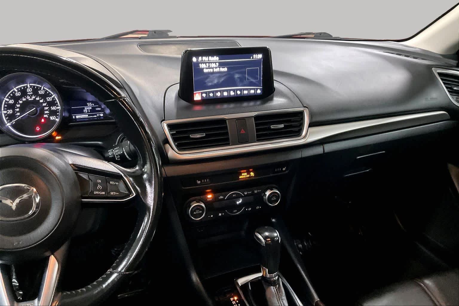 Used 2018 MAZDA MAZDA3 Touring FWD image 7