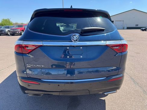Used 2023 Buick Enclave Essence AWD/4WD image 12