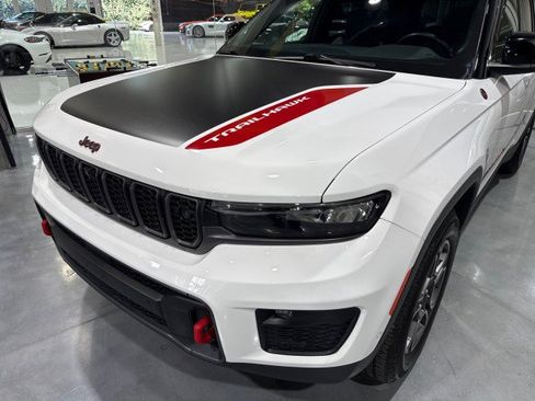 Used 2022 Jeep Grand Cherokee Trailhawk w/ ADV Protech Group II AWD/4WD image 23