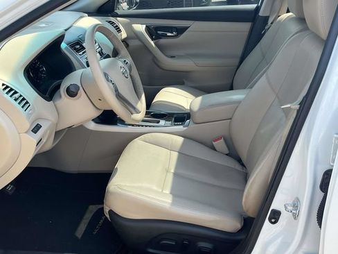 Used 2015 Nissan Altima 2.5 SL w/ Technology Package FWD image 13