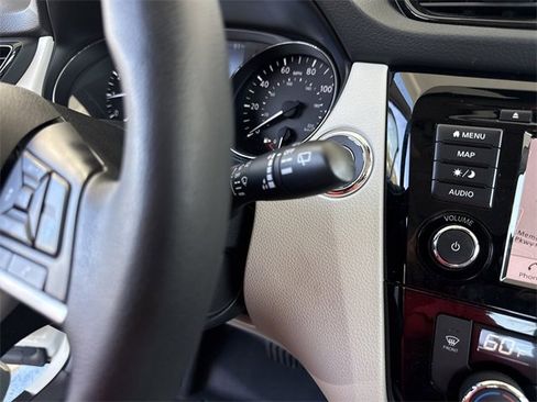 Used 2022 Nissan Rogue Sport SL w/ Premium Package image 23