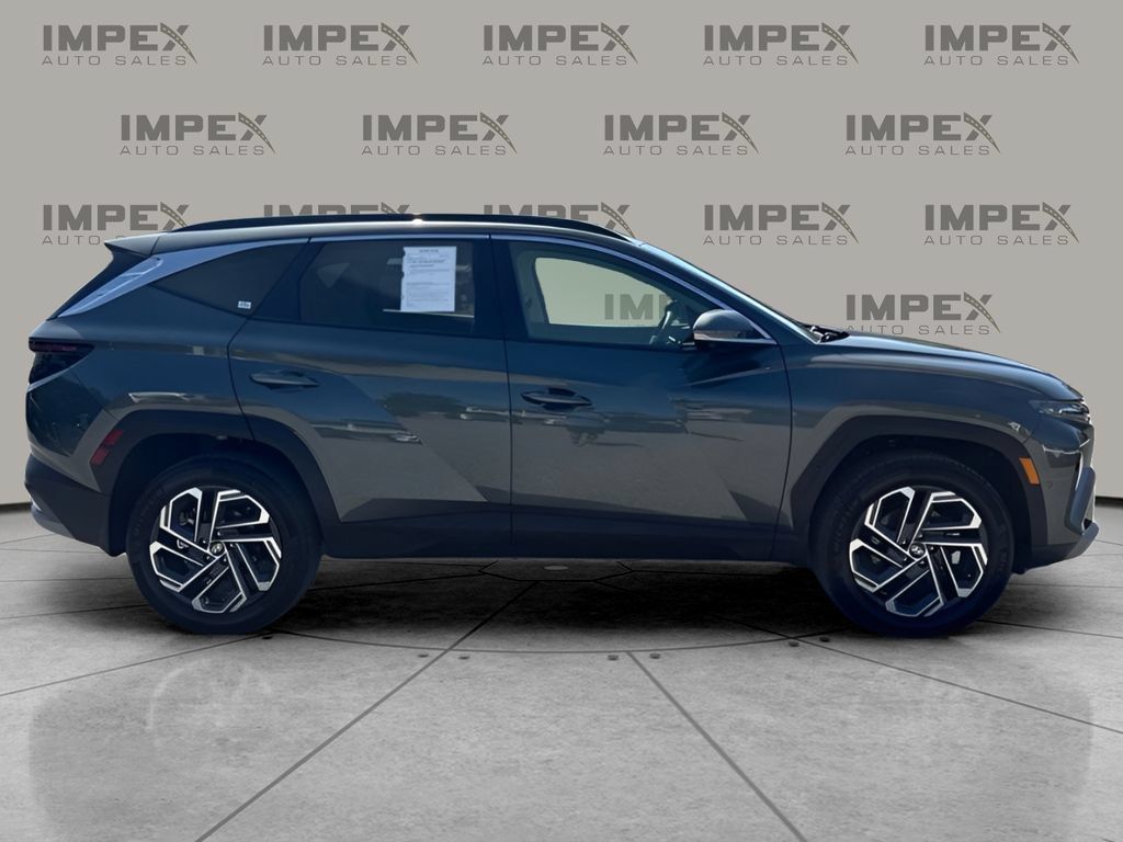 Used 2025 Hyundai Tucson Limited AWD/4WD image 6