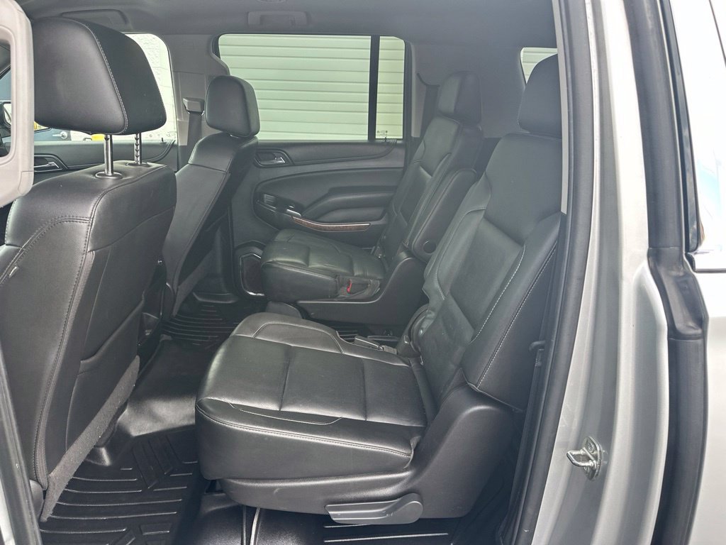 Used 2020 Chevrolet Suburban Premier AWD/4WD image 6