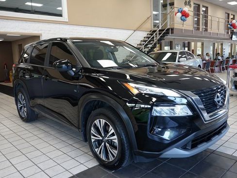 Used 2023 Nissan Rogue SV image 16