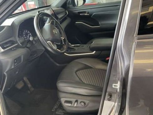 Used 2022 Toyota Highlander XSE image 10