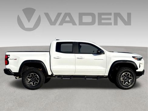 Used 2023 Chevrolet Colorado ZR2 w/ ZR2 Convenience Package III AWD/4WD image 24