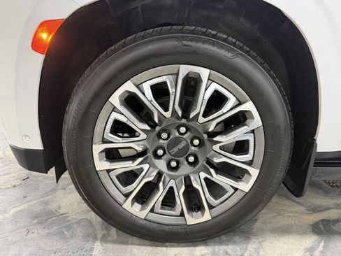 Used 2023 GMC Yukon XL Denali Ultimate image 35