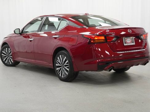 Used 2023 Nissan Altima 2.5 SV w/ SV Premium Package image 15