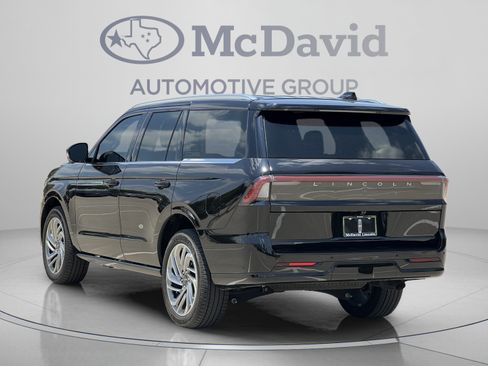 Used 2025 Lincoln Navigator Reserve AWD/4WD image 5