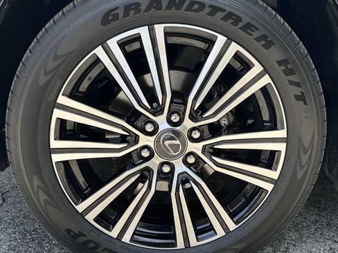Used 2026 Lexus LX 700h Luxury AWD/4WD image 12