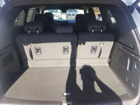 New 2026 GMC Acadia Elevation image 11