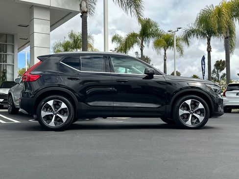 Certified 2025 Volvo XC40 B5 Plus AWD/4WD image 6
