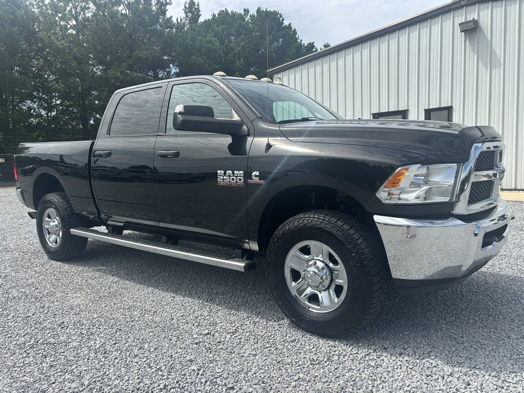 Used 2017 RAM 2500 Tradesman w/ Chrome Appearance Group AWD/4WD image 3
