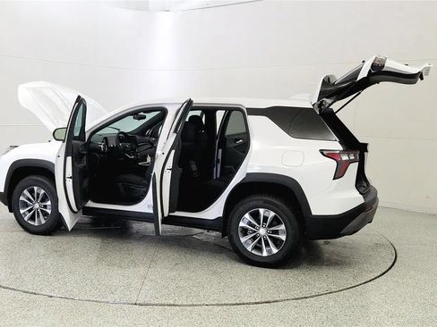 New 2026 Chevrolet Equinox LT AWD/4WD image 11