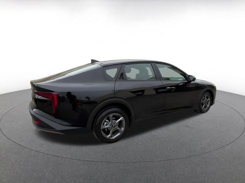 Used 2025 Kia K4 LXS image 15