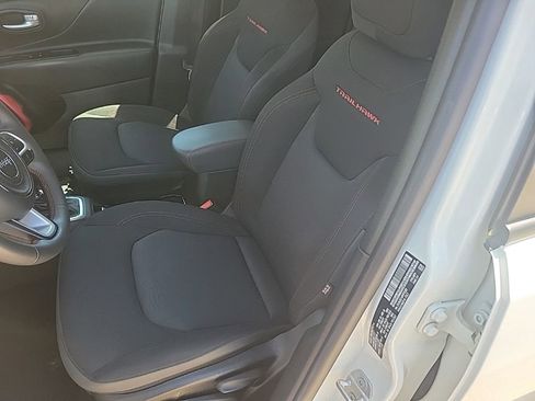 Used 2023 Jeep Renegade Trailhawk AWD/4WD image 18