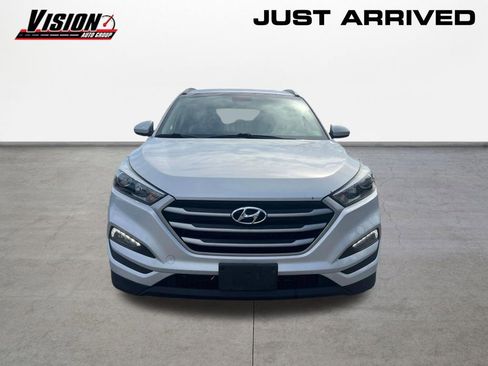 Used 2017 Hyundai Tucson SE image 2