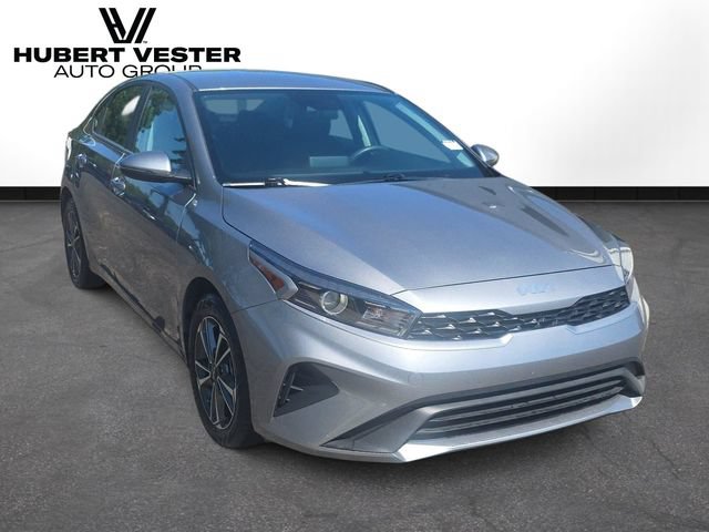 Used 2024 Kia Forte LXS w/ LXS Technology Package FWD image 4