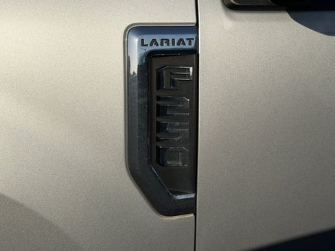 Used 2017 Ford F250 Lariat w/ Lariat Value Package AWD/4WD image 10