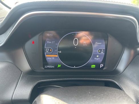 Used 2022 Chevrolet Bolt EUV LT w/ Comfort Package image 14