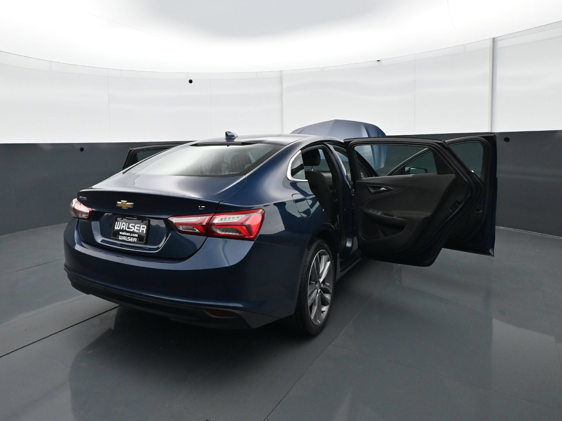 Used 2021 Chevrolet Malibu LT FWD image 33