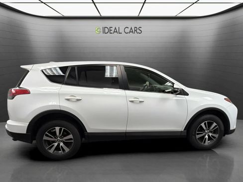 Used 2018 Toyota RAV4 XLE w/ All Weather Liner Package FWD image 4