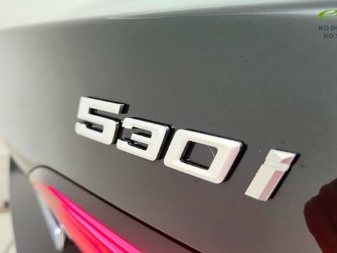 Used 2027 BMW 530i w/ M Sport Package RWD image 32