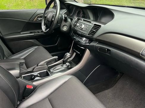 Used 2016 Honda Accord Sport image 14