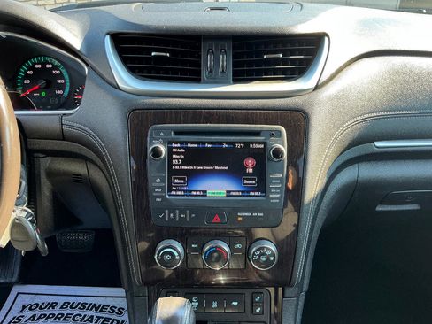 Used 2017 Chevrolet Traverse LT w/ Style and Technology Package image 20