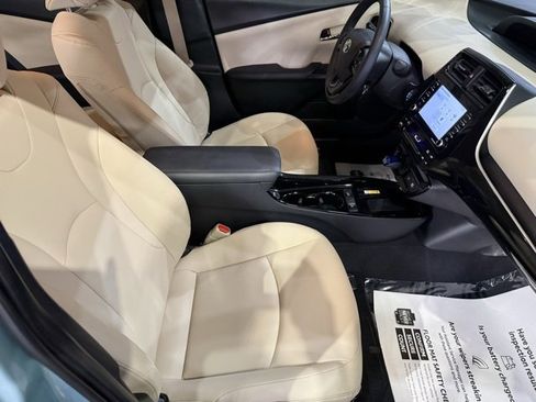 Used 2022 Toyota Prius XLE image 23