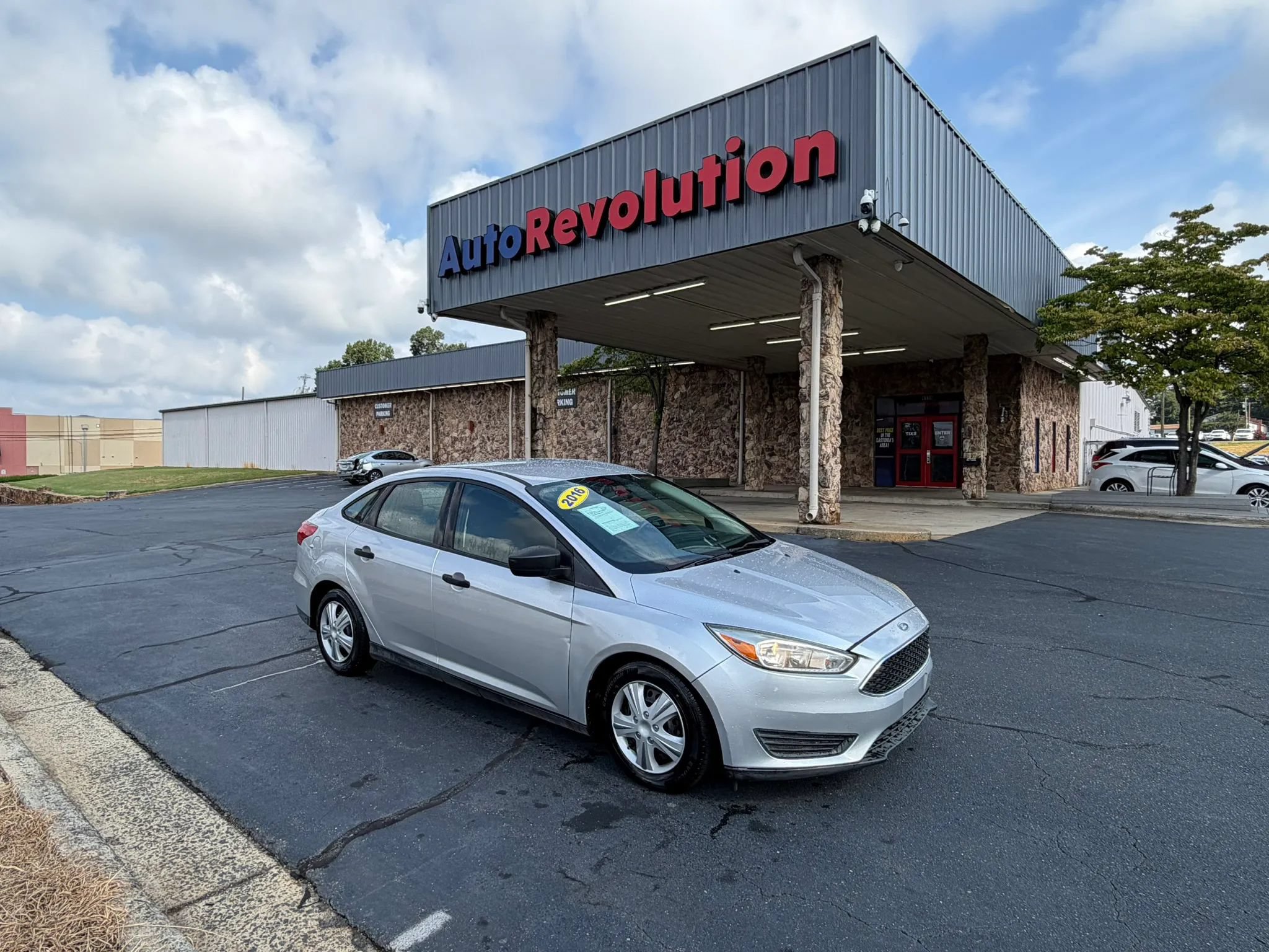Used 2016 Ford Focus S FWD image 1
