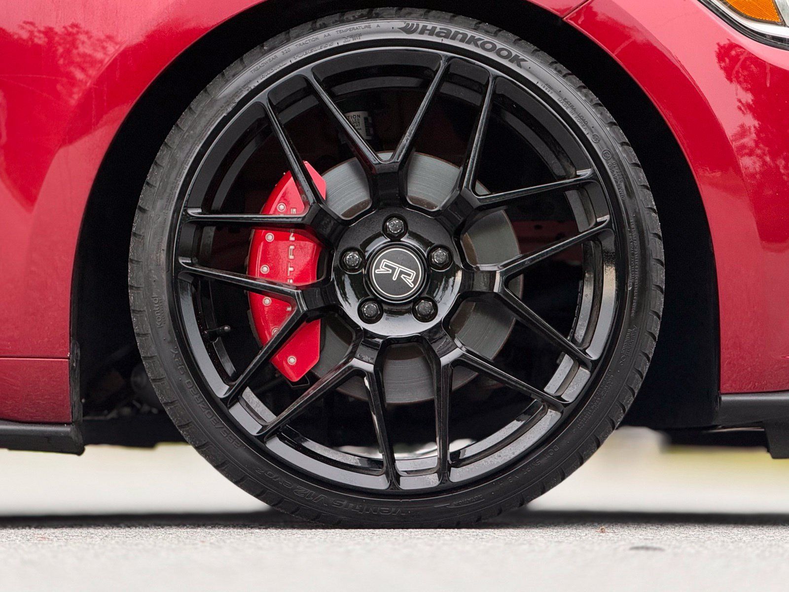 Used 2017 Ford Mustang Premium RWD image 21