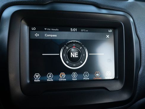 Used 2018 Jeep Renegade Latitude image 26