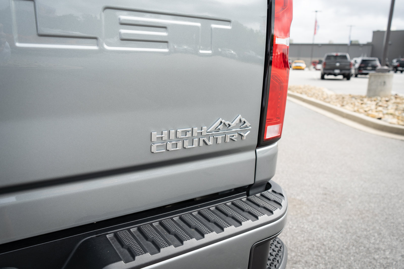 Used 2025 Chevrolet Silverado 2500 High Country w/ Technology Package AWD/4WD image 18