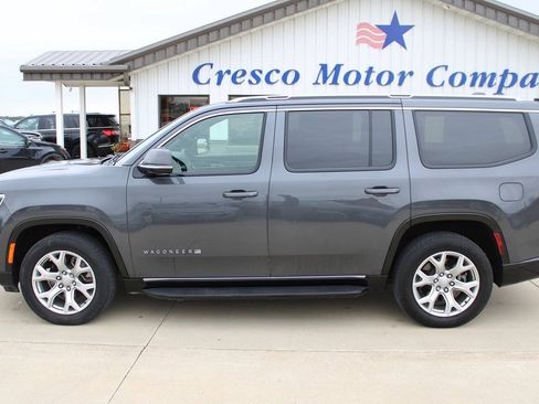 Used 2022 Jeep Wagoneer Series II AWD/4WD image 8