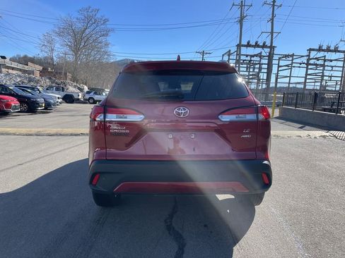 Certified 2023 Toyota Corolla Cross LE image 4