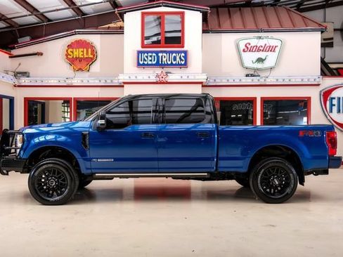 Used 2022 Ford F250 Platinum w/ FX4 Off-Road Package AWD/4WD image 14