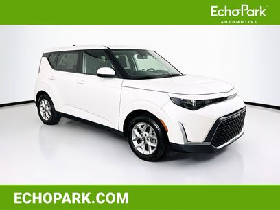 Used 2023 Kia Soul LX w/ Option Group 015