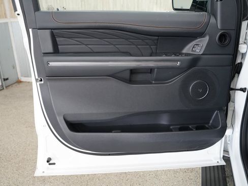 Used 2023 Ford Expedition Platinum AWD/4WD image 29