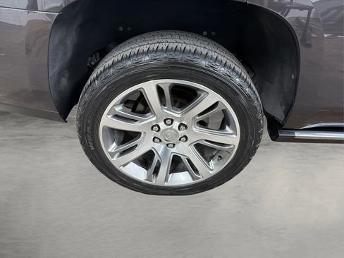Used 2015 Cadillac Escalade Premium image 17