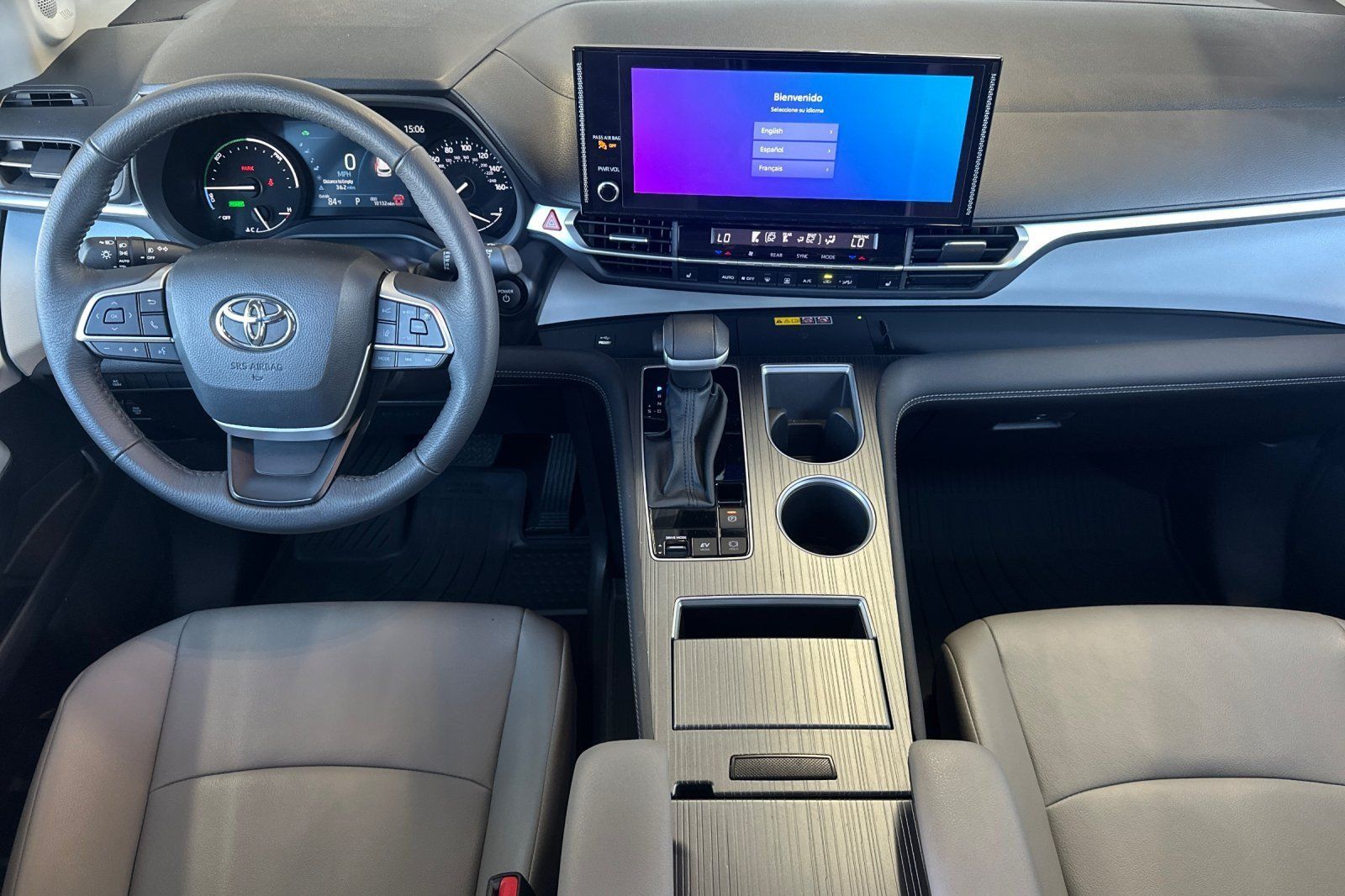 Used 2025 Toyota Sienna XLE w/ XLE Plus Package AWD/4WD image 12