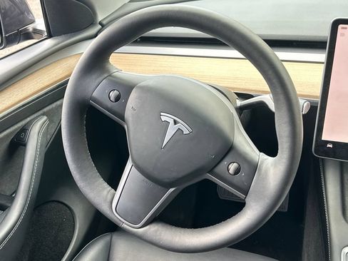 Used 2023 Tesla Model Y Long Range AWD/4WD image 17