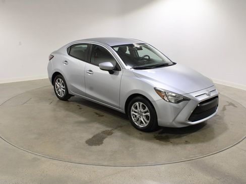 Used 2018 Toyota Yaris iA image 7