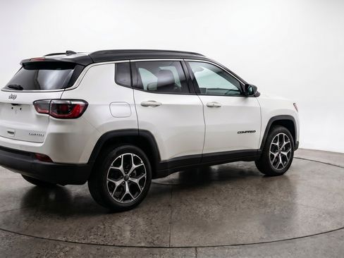 Used 2025 Jeep Compass Limited AWD/4WD image 9
