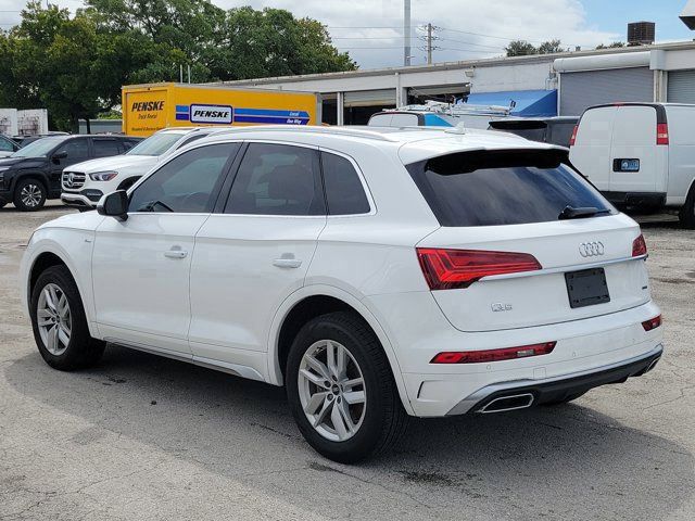 Used 2022 Audi Q5 2.0T Premium w/ Convenience Package AWD/4WD image 3